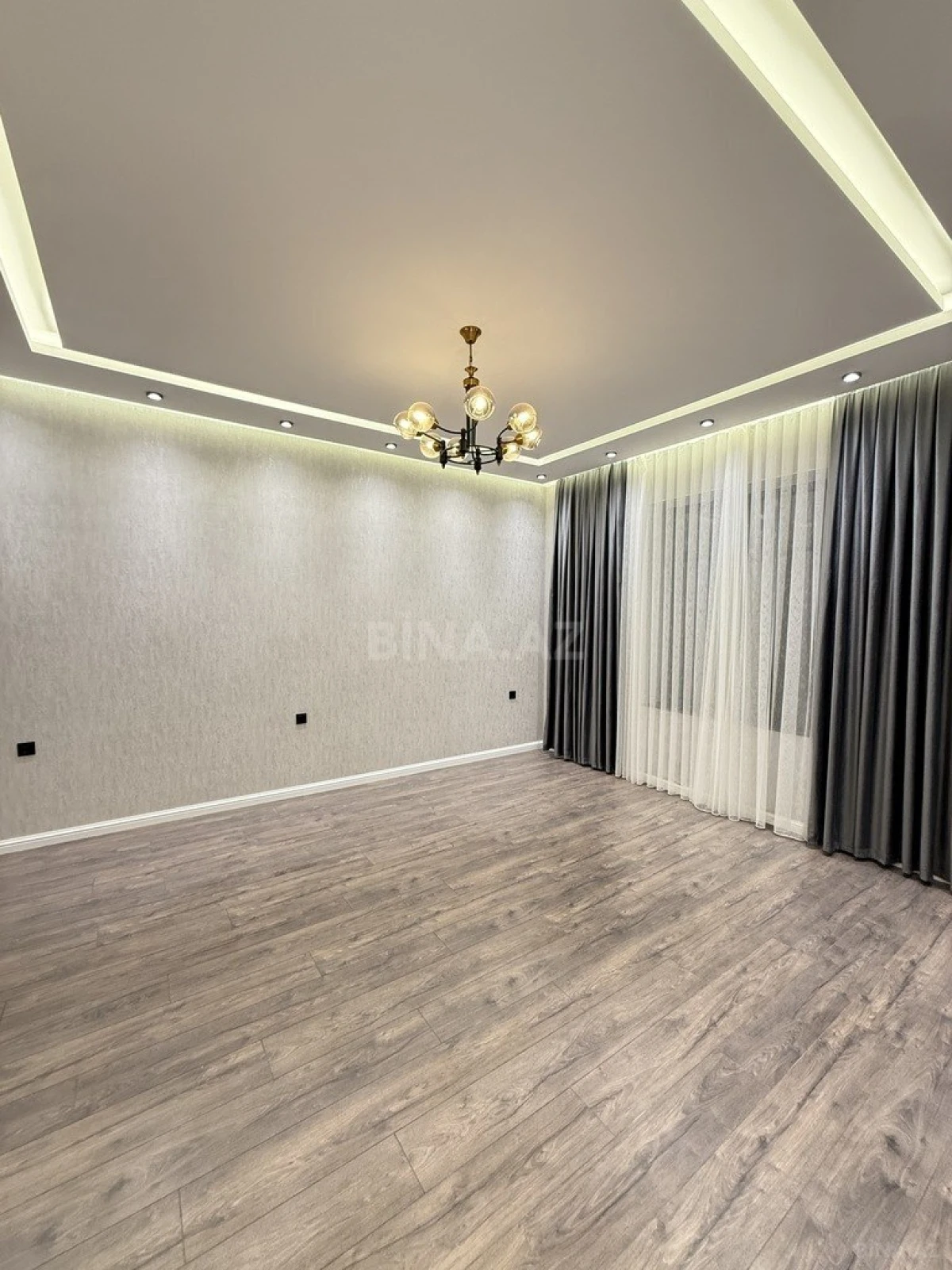 Satılır 6 otaqlı həyət evi 300 m²