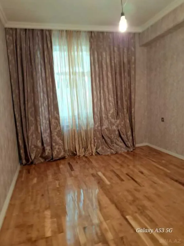 Satılır 2 otaqlı mənzil 80 m²