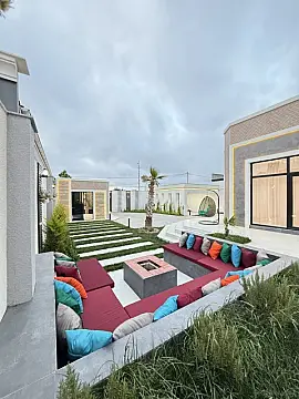 Satılır 5 otaqlı həyət evi 215 m²