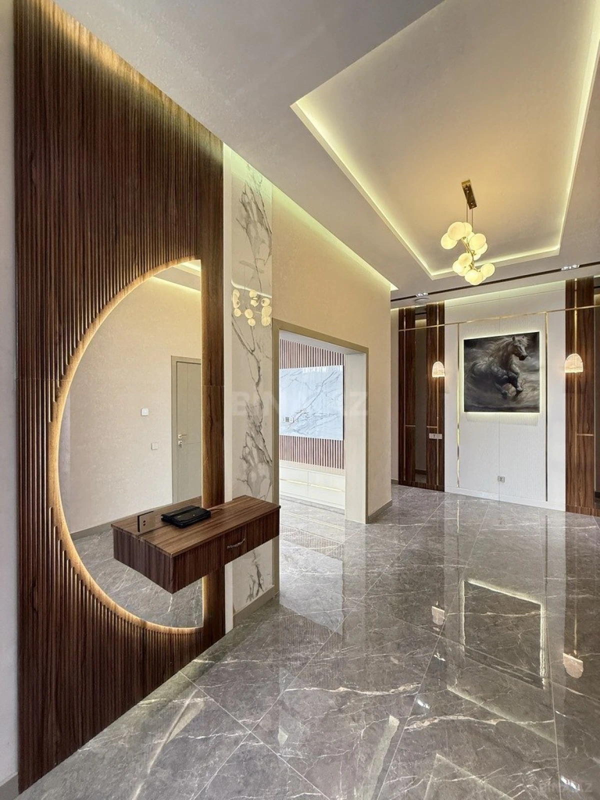 Satılır 5 otaqlı həyət evi 215 m²