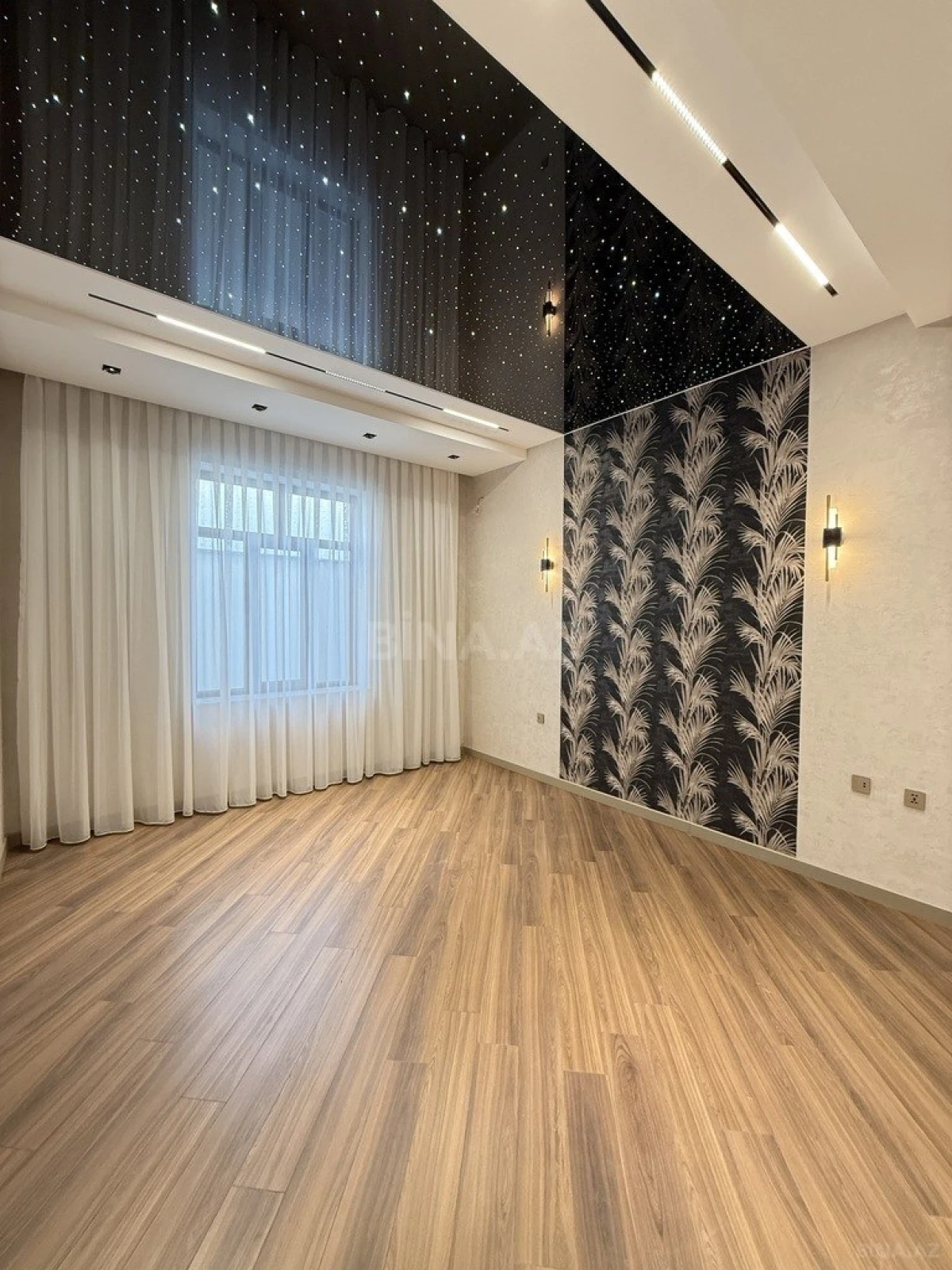 Satılır 5 otaqlı həyət evi 215 m²