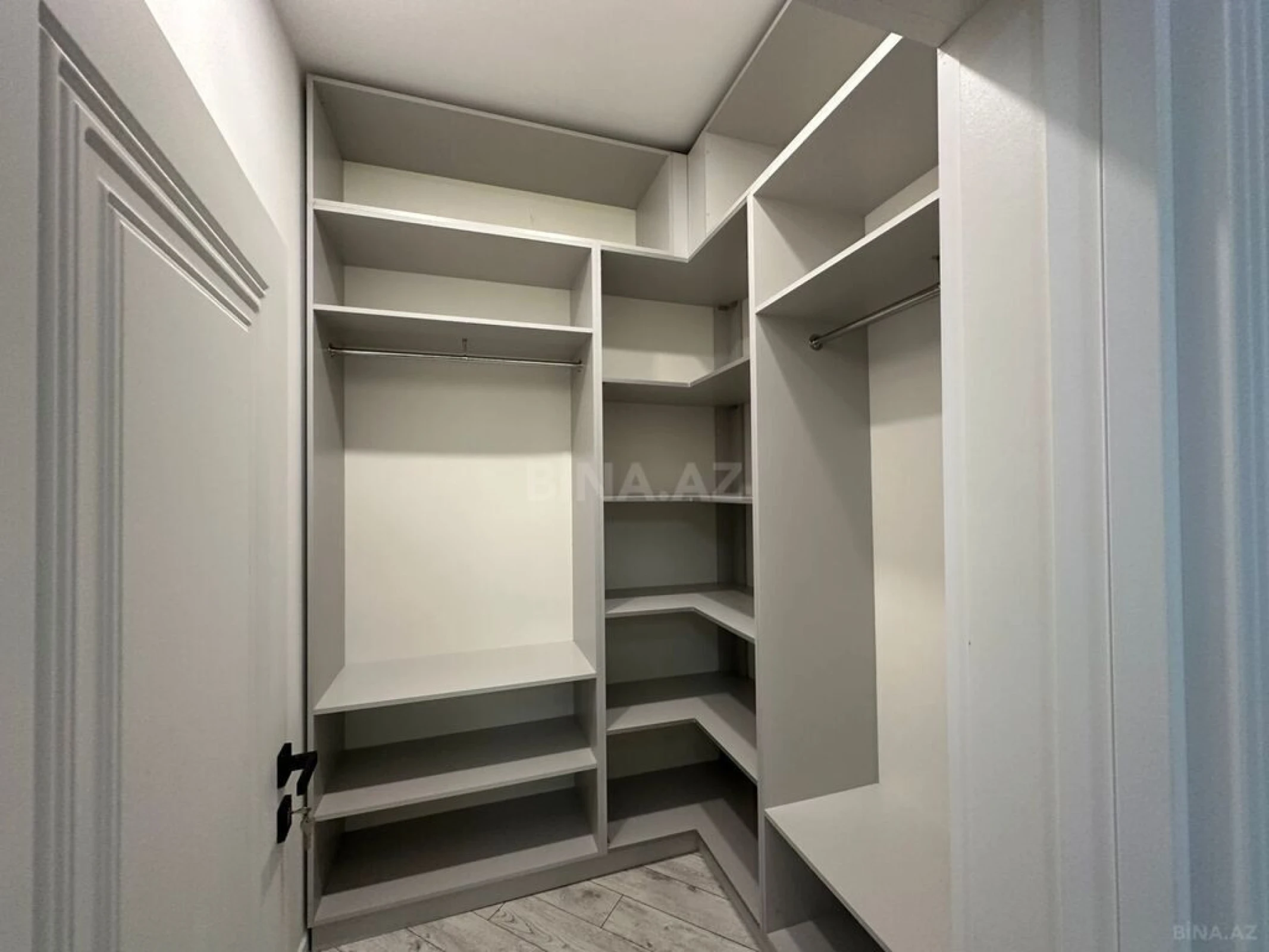 Satılır 4 otaqlı həyət evi 180 m²