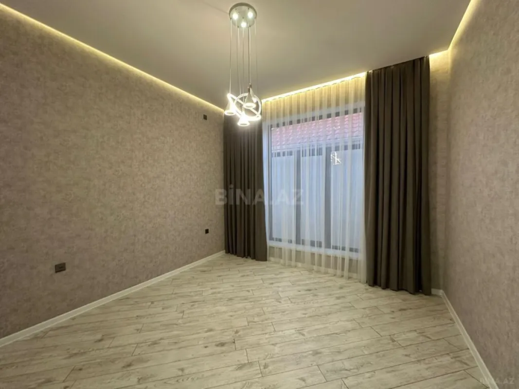 Satılır 4 otaqlı həyət evi 180 m²