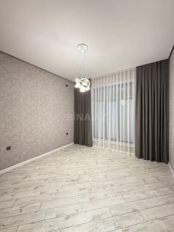 Satılır 4 otaqlı həyət evi 200 m²