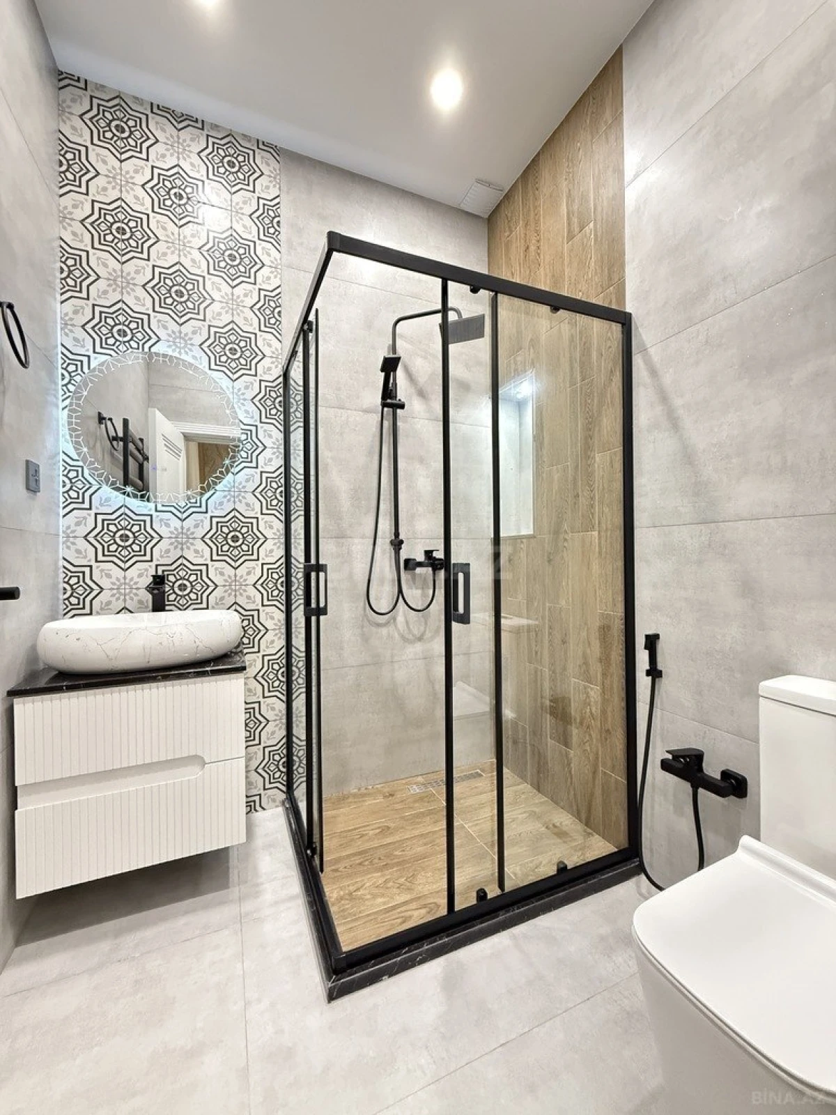 Satılır 4 otaqlı həyət evi 200 m²