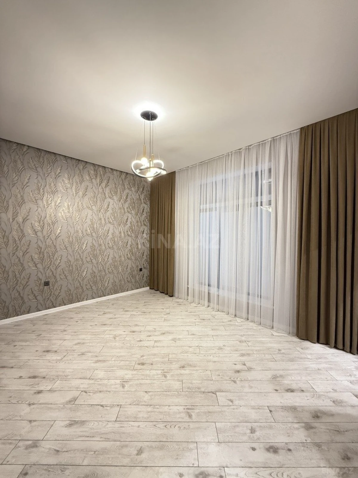 Satılır 4 otaqlı həyət evi 200 m²