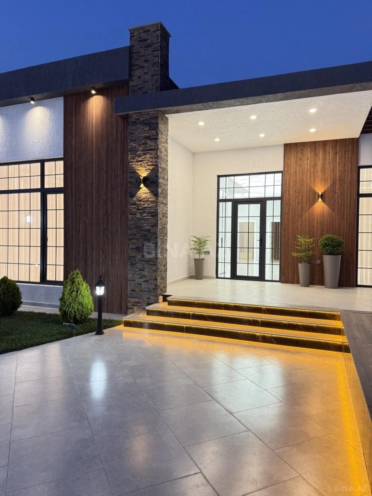 Satılır 4 otaqlı həyət evi 200 m²