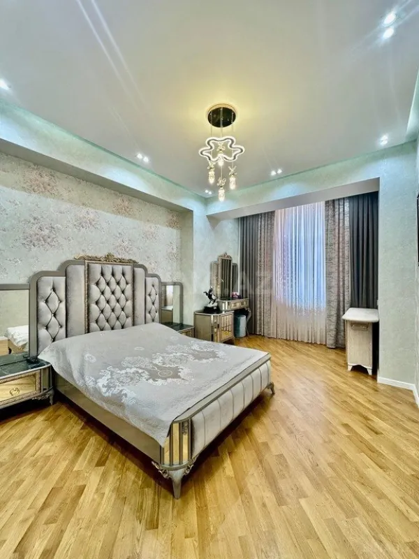 Kirayə verilir 2 otaqlı mənzil 80 m²