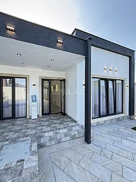 Satılır 4 otaqlı həyət evi 145 m²