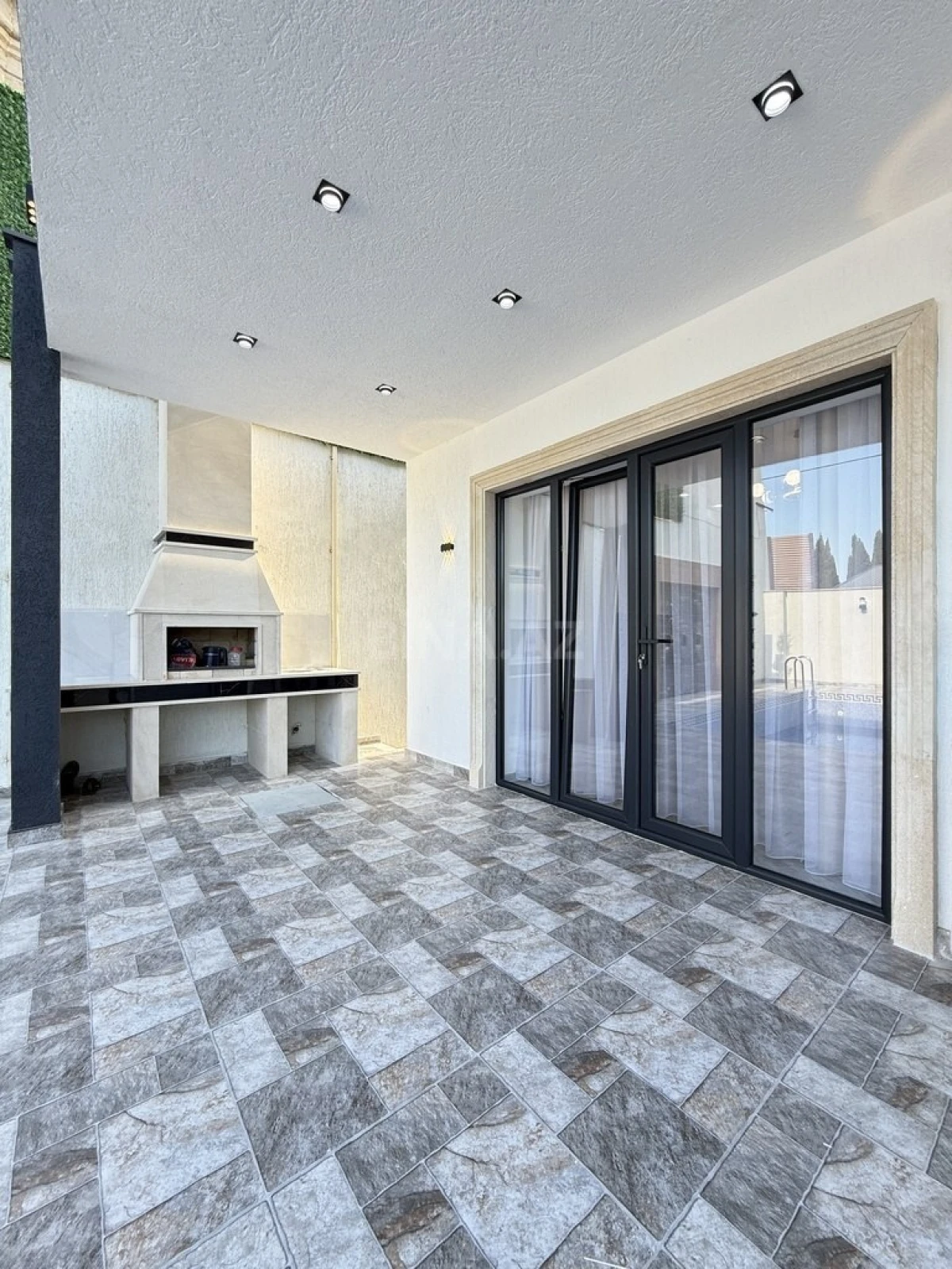 Satılır 4 otaqlı həyət evi 145 m²