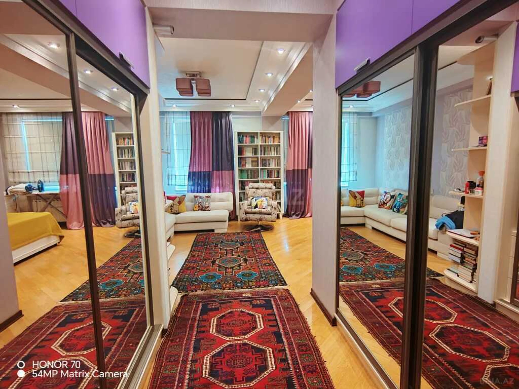 Satılır 4 otaqlı mənzil 195 m²