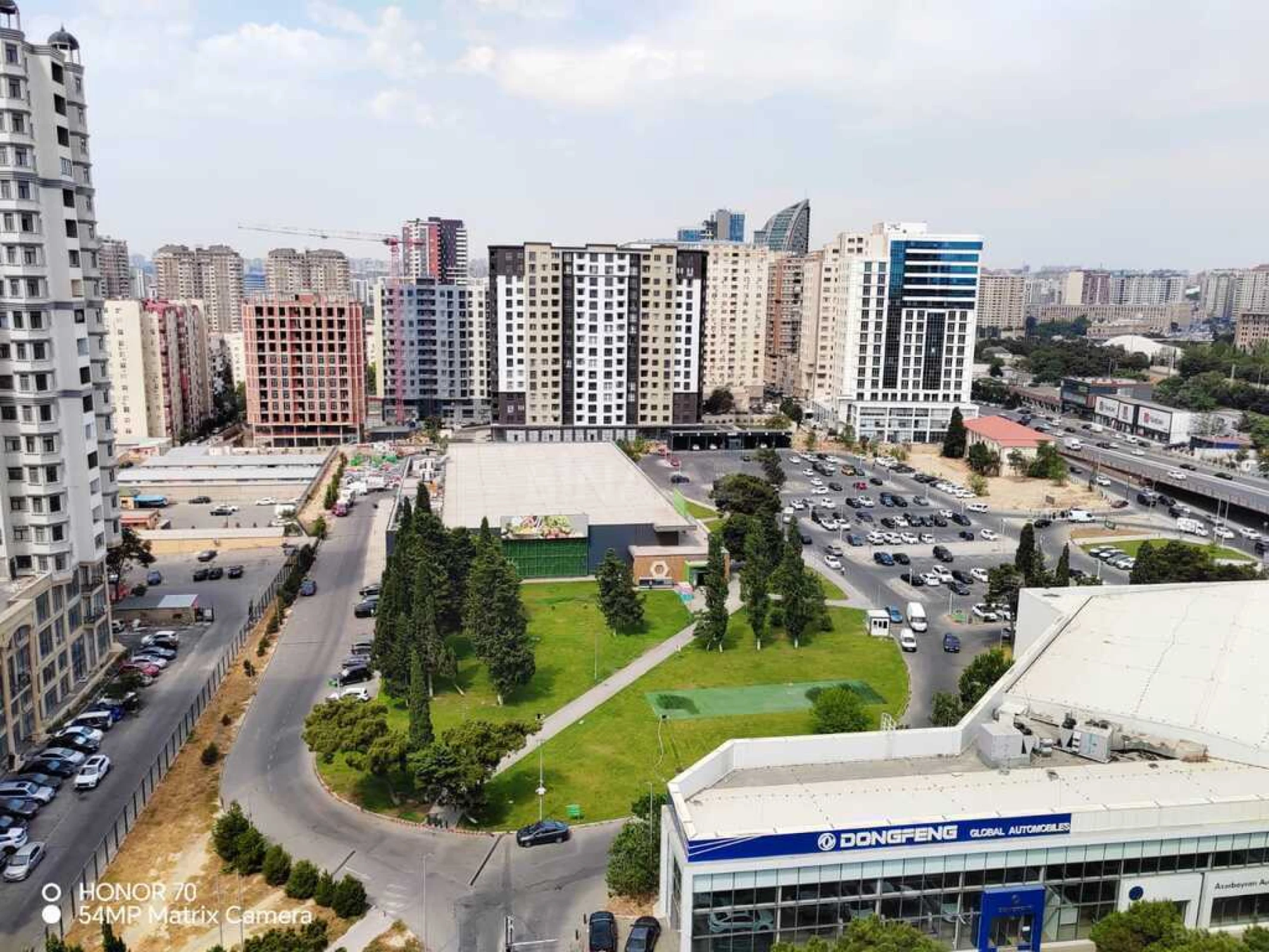 Satılır 4 otaqlı mənzil 195 m²