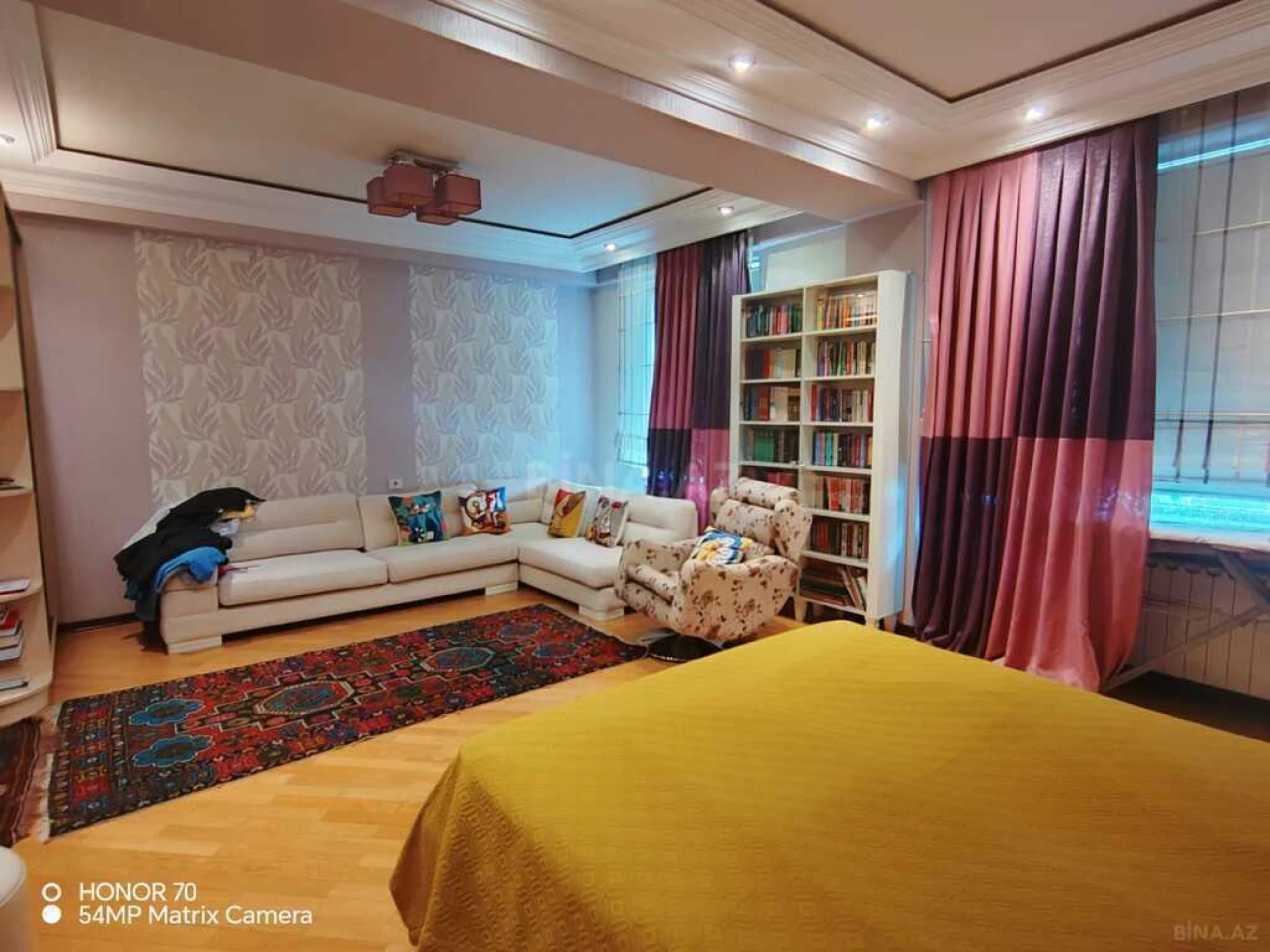 Satılır 4 otaqlı mənzil 195 m²