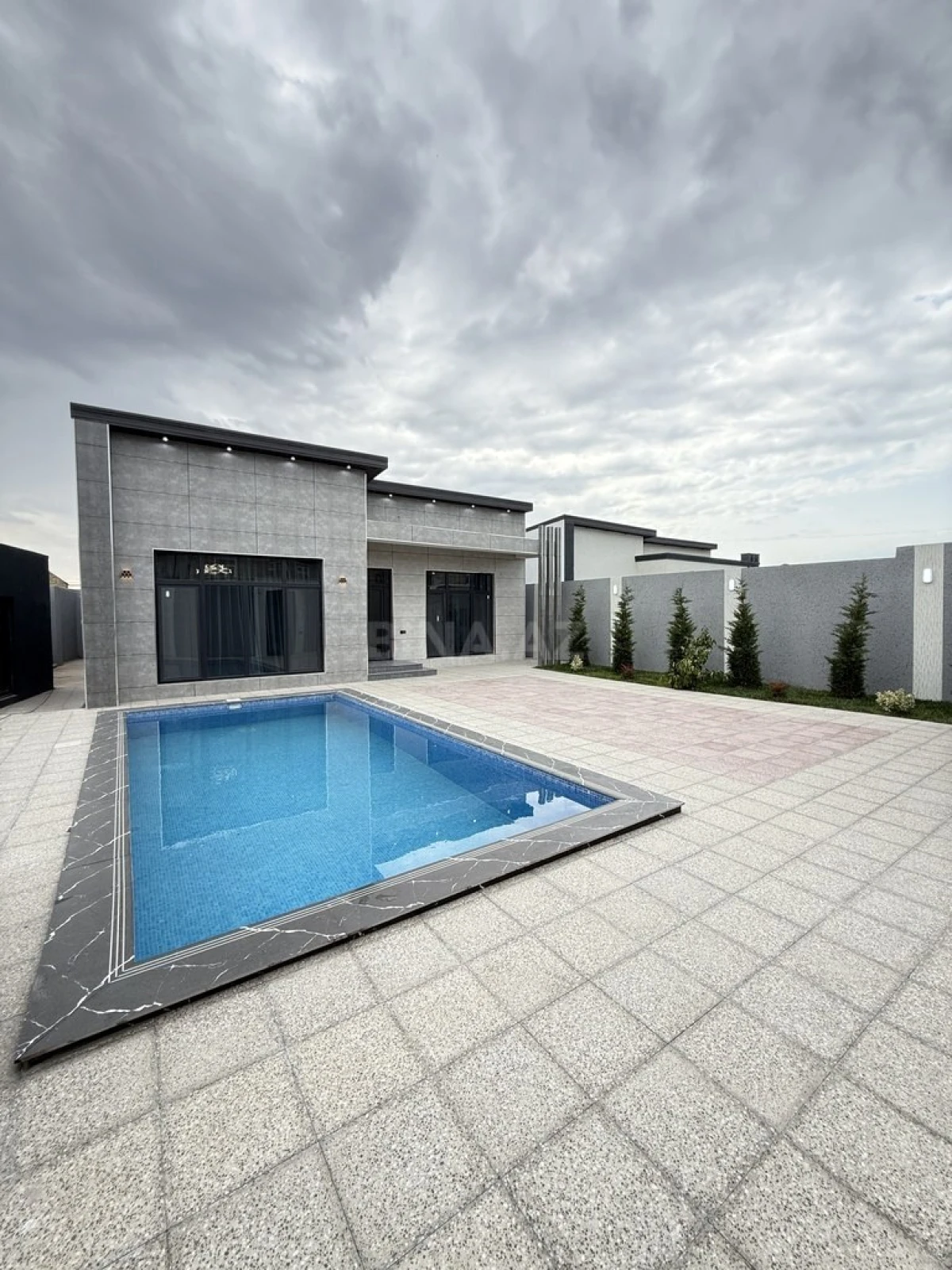 Satılır 4 otaqlı həyət evi 155 m²