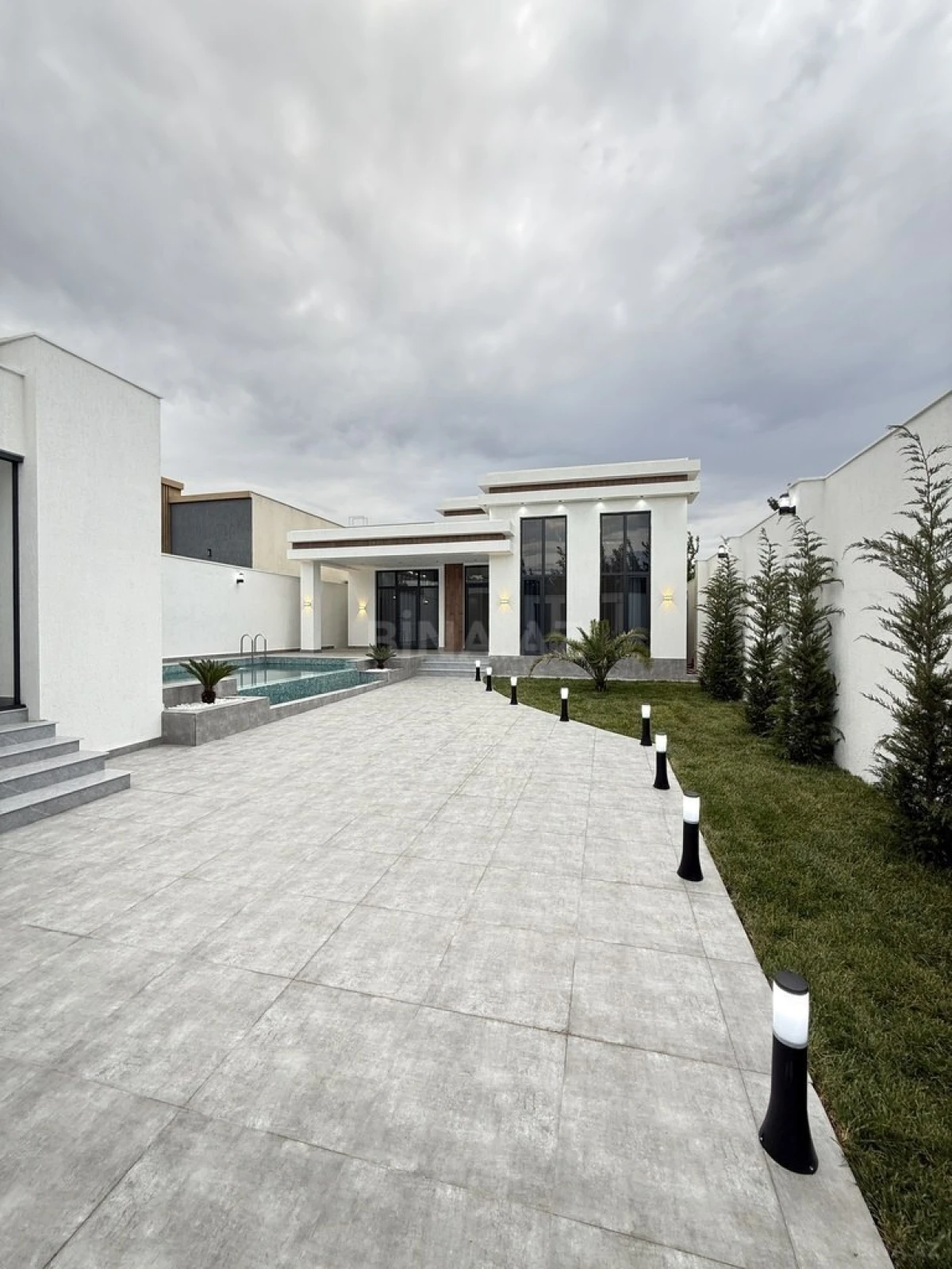 Satılır 4 otaqlı həyət evi 160 m²