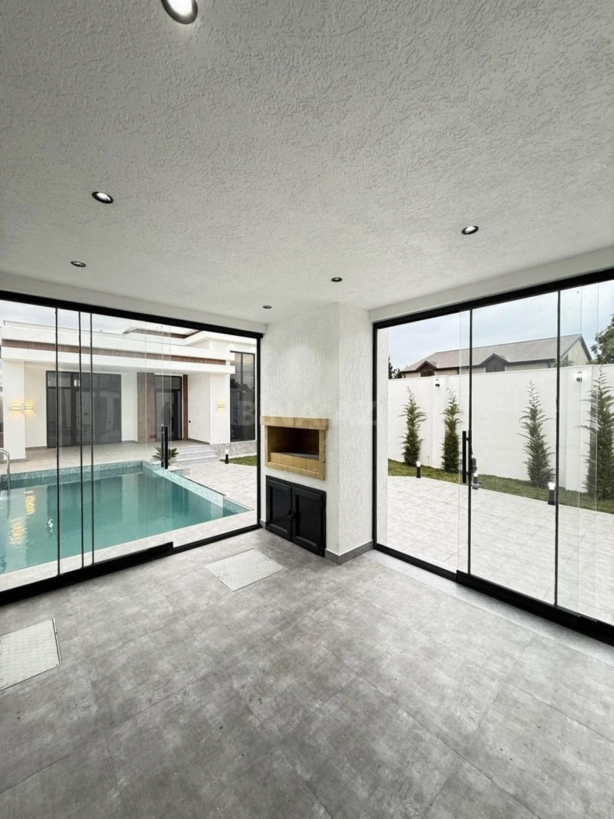 Satılır 4 otaqlı həyət evi 160 m²