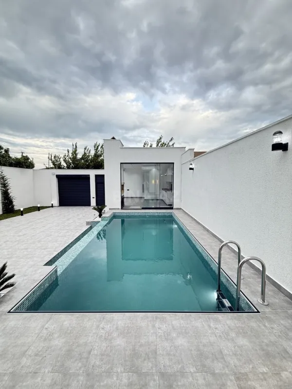 Satılır 4 otaqlı həyət evi 160 m²