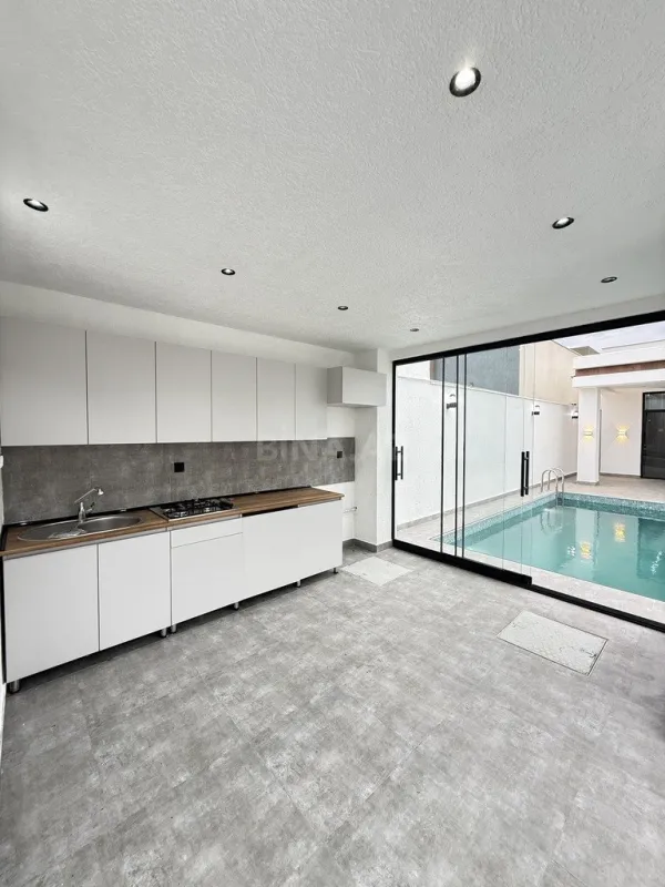 Satılır 4 otaqlı həyət evi 160 m²