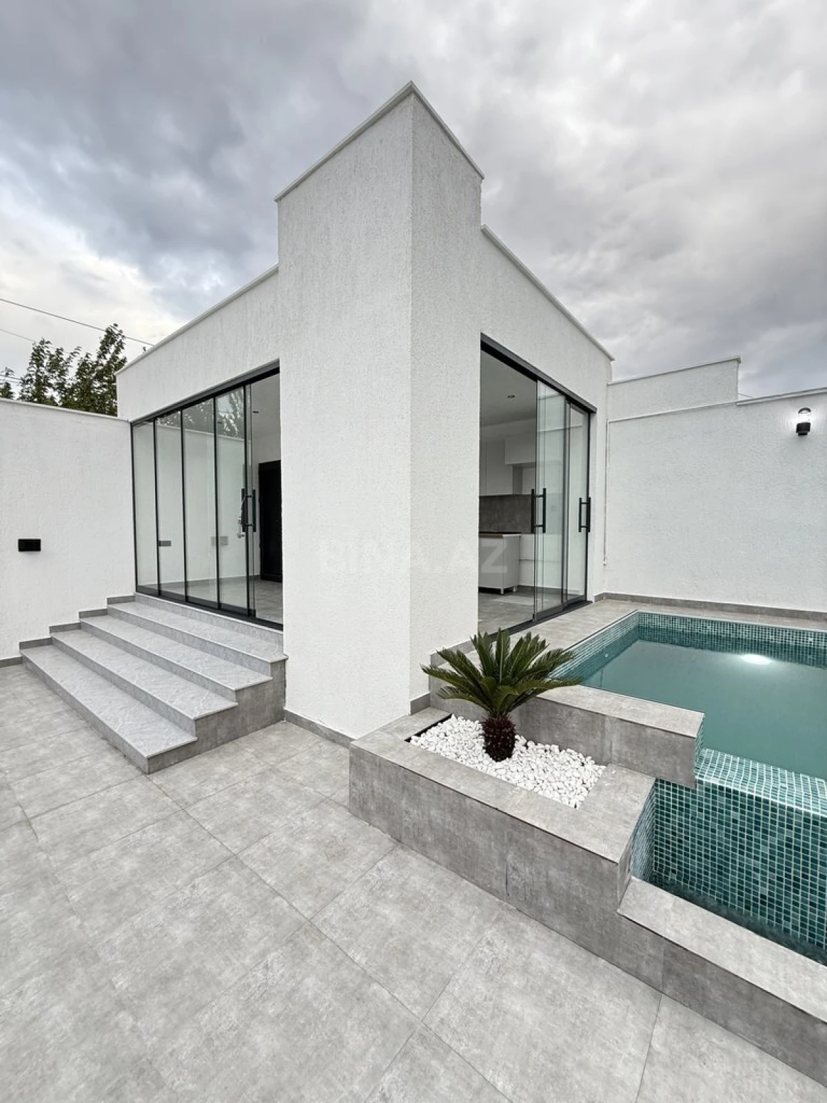 Satılır 4 otaqlı həyət evi 160 m²