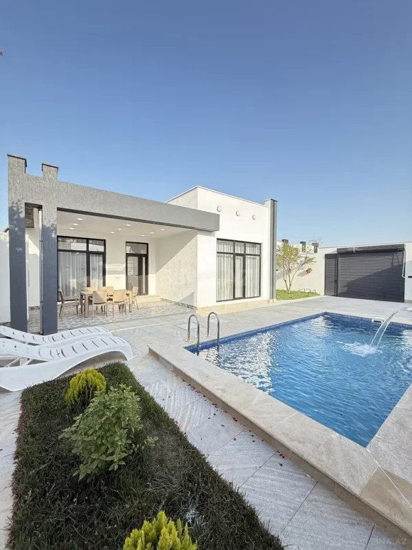 Satılır 4 otaqlı həyət evi 150 m²