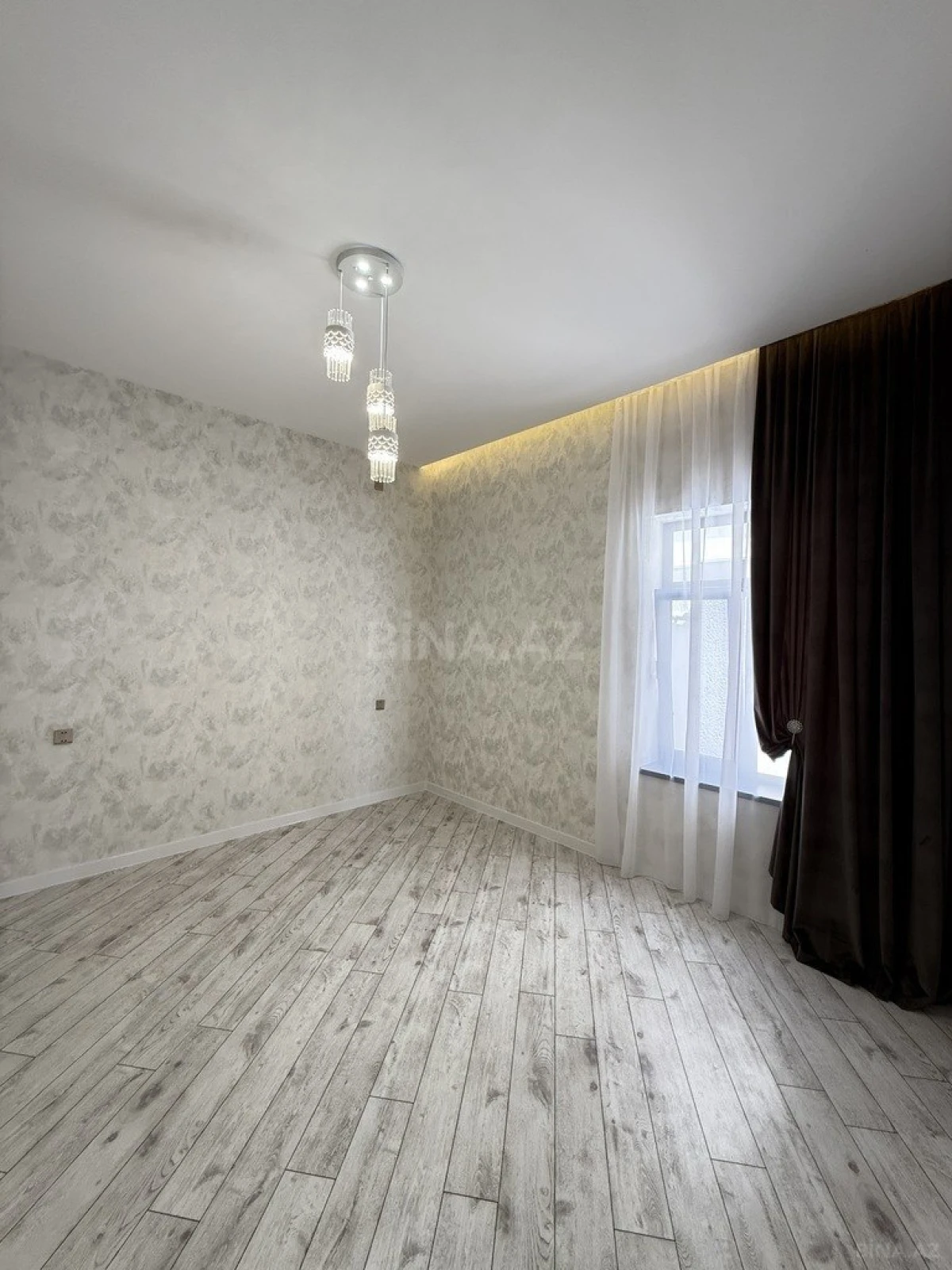 Satılır 4 otaqlı həyət evi 145 m²