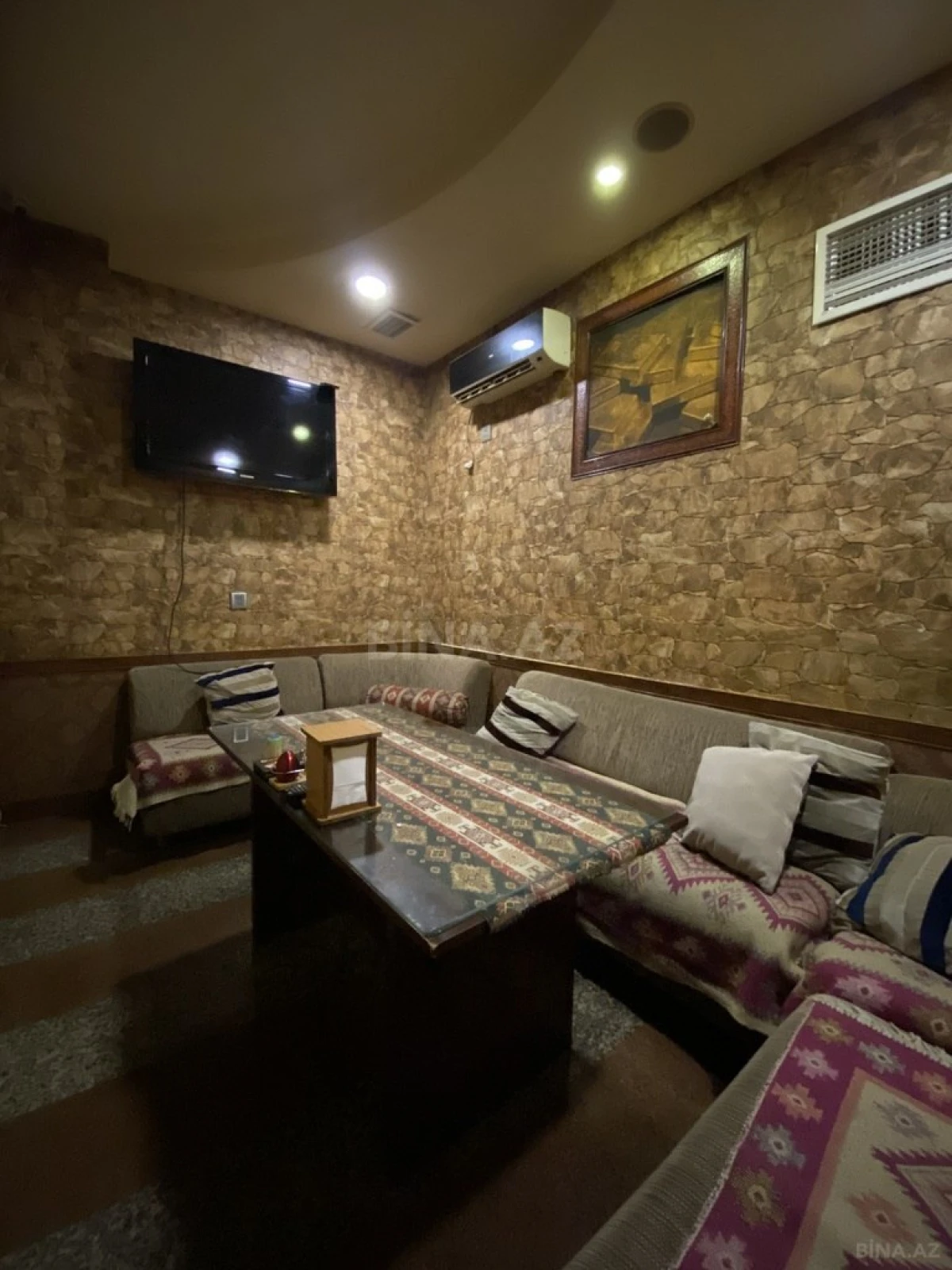 Kirayə verilir obyekt 183 m²