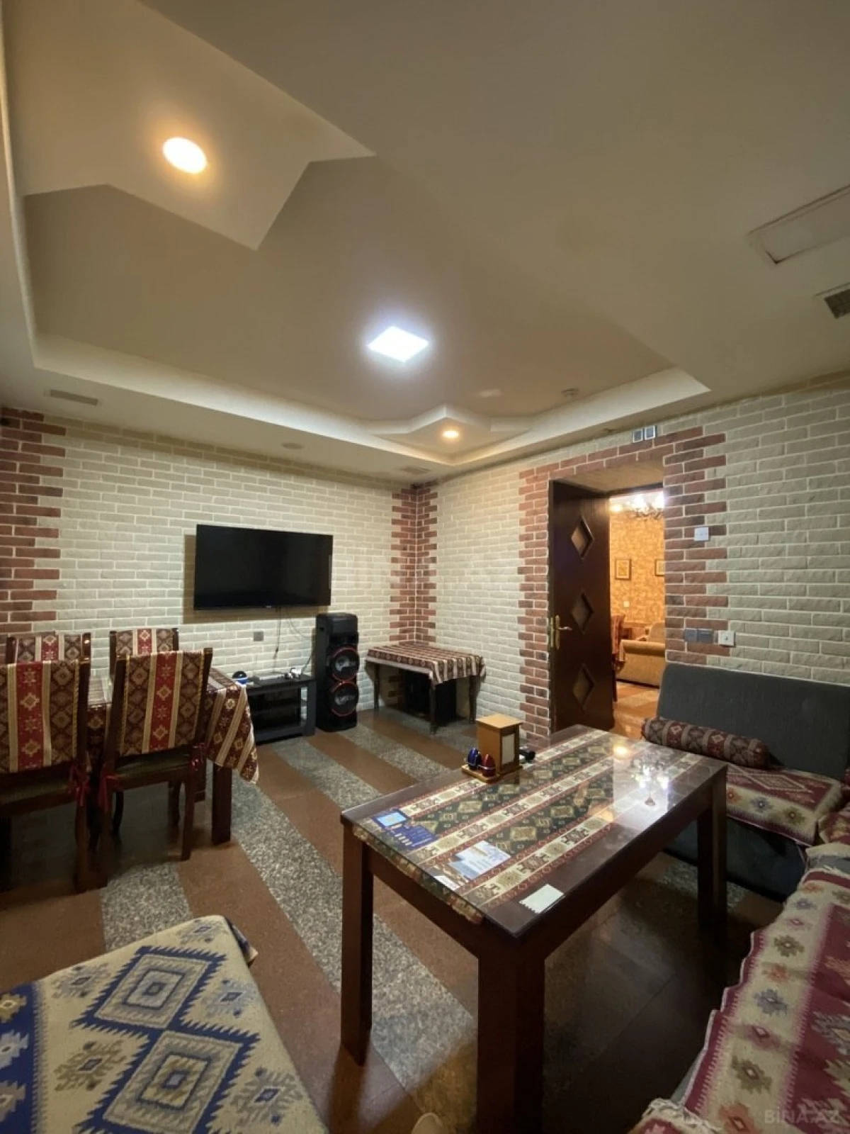 Kirayə verilir obyekt 183 m²