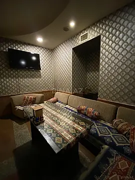 Kirayə verilir obyekt 183 m²