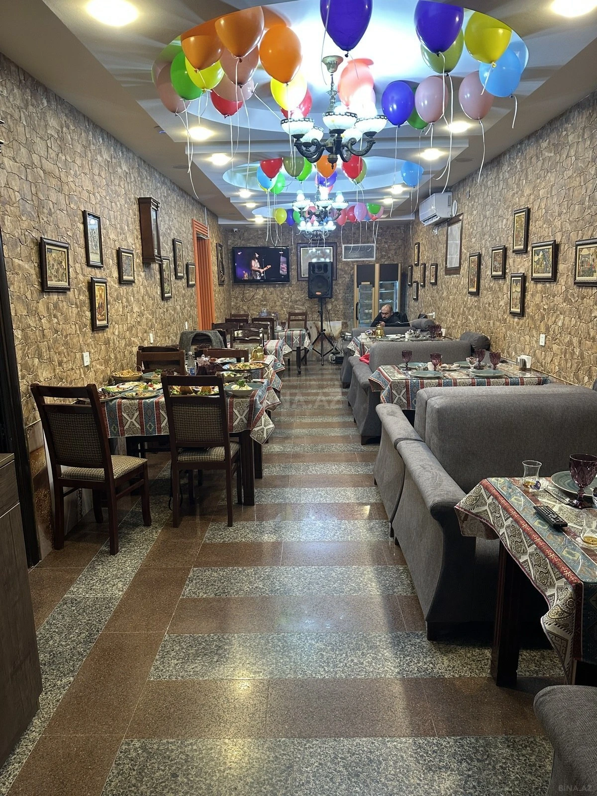 Kirayə verilir obyekt 183 m²