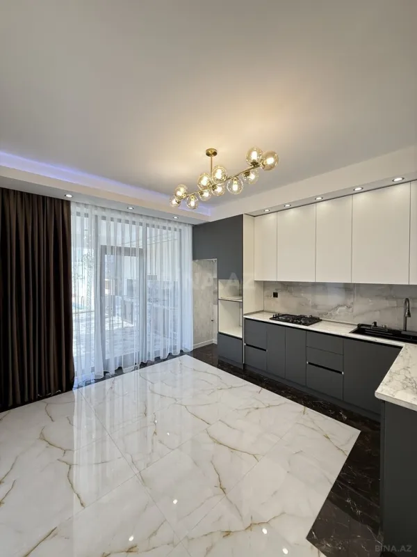 Satılır 5 otaqlı həyət evi 220 m²