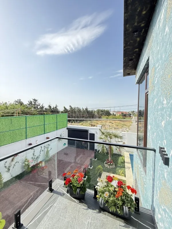 Satılır 5 otaqlı həyət evi 220 m²