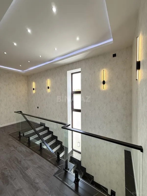 Satılır 5 otaqlı həyət evi 220 m²