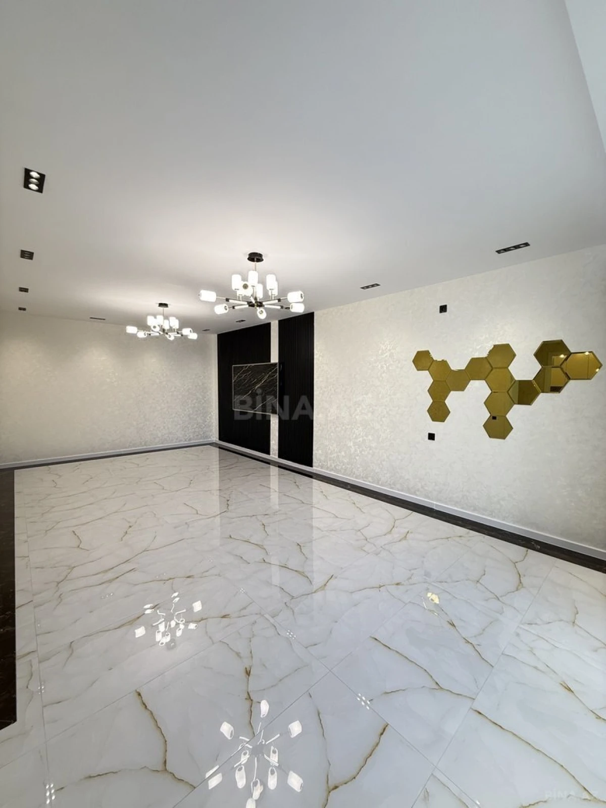 Satılır 5 otaqlı həyət evi 220 m²