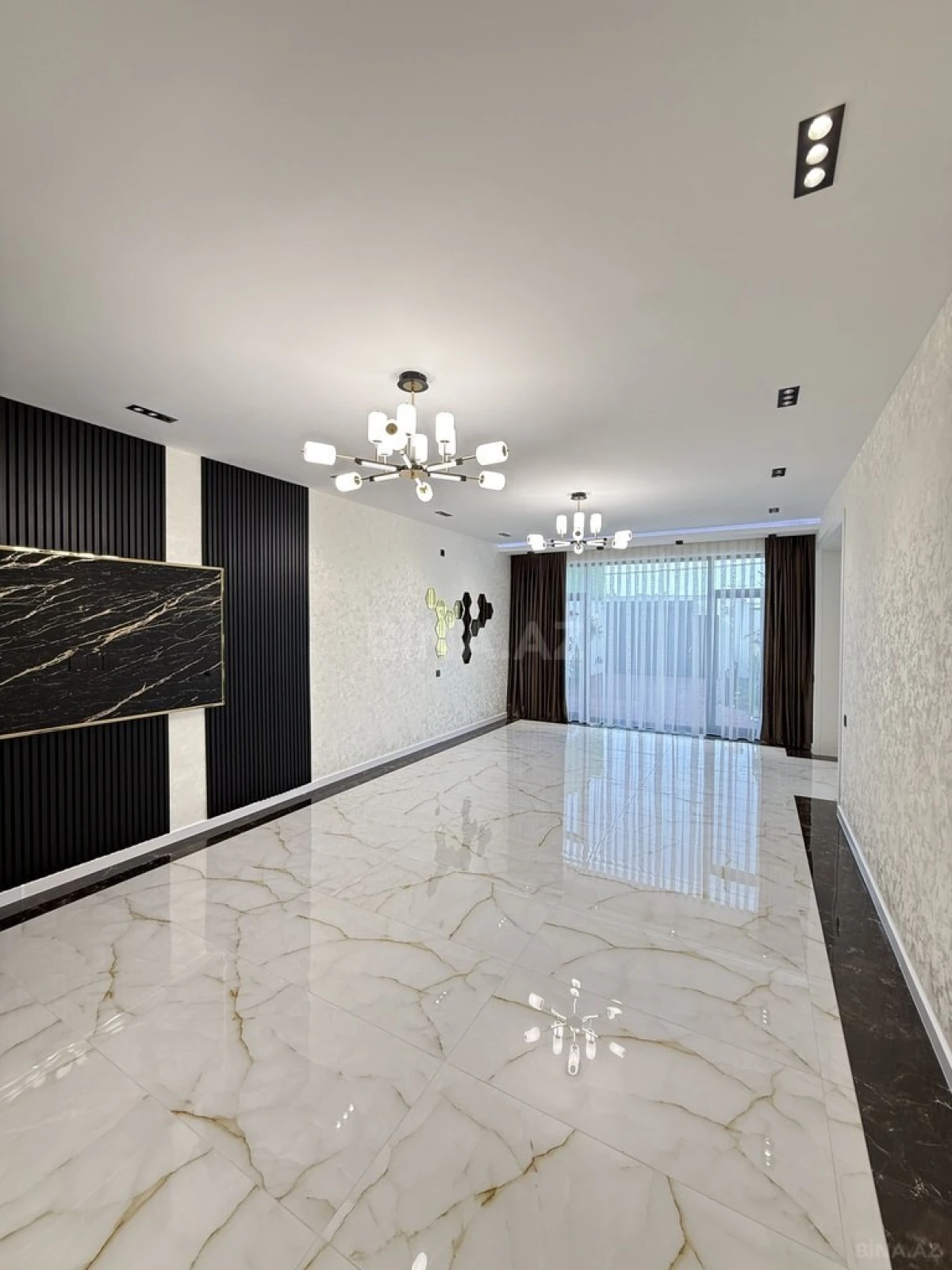 Satılır 5 otaqlı həyət evi 220 m²