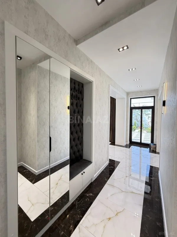 Satılır 5 otaqlı həyət evi 220 m²