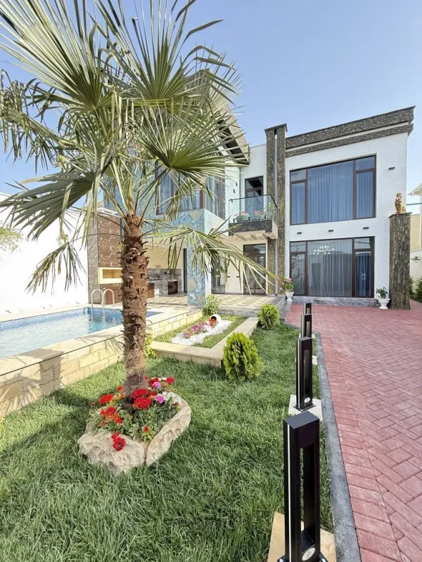 Satılır 5 otaqlı həyət evi 220 m²