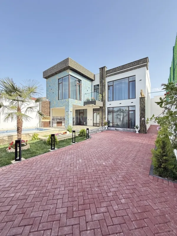 Satılır 5 otaqlı həyət evi 220 m²