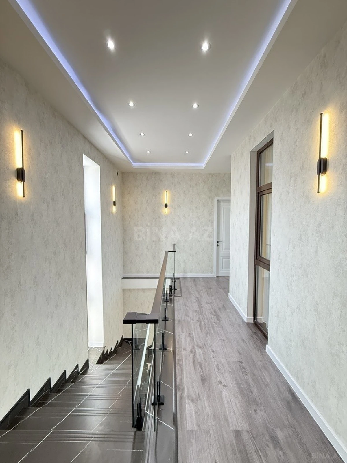 Satılır 5 otaqlı həyət evi 220 m²