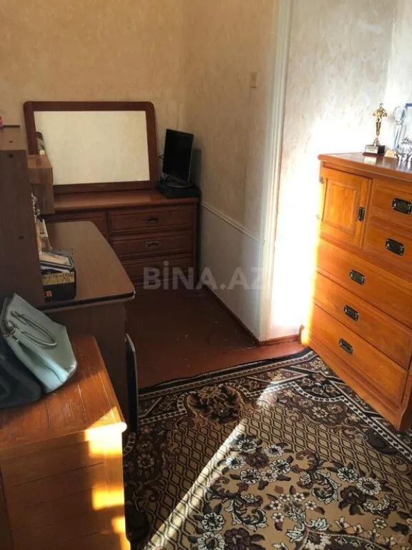 Satılır 6 otaqlı mənzil 130.5 m²