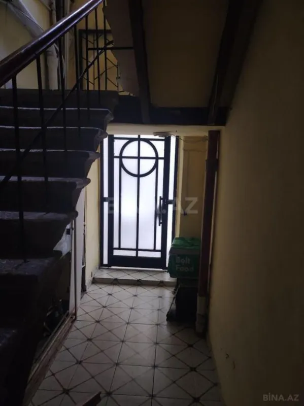 Satılır 6 otaqlı mənzil 130.5 m²