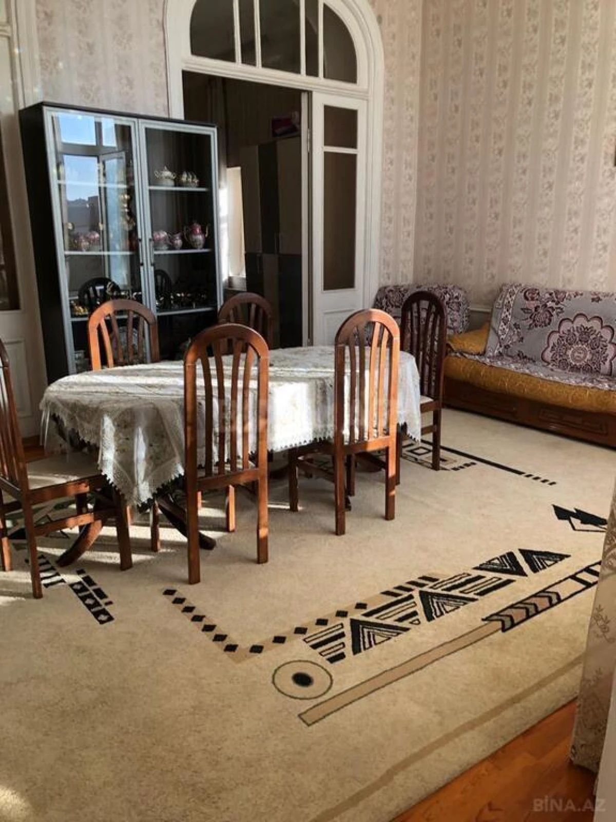 Satılır 6 otaqlı mənzil 130.5 m²