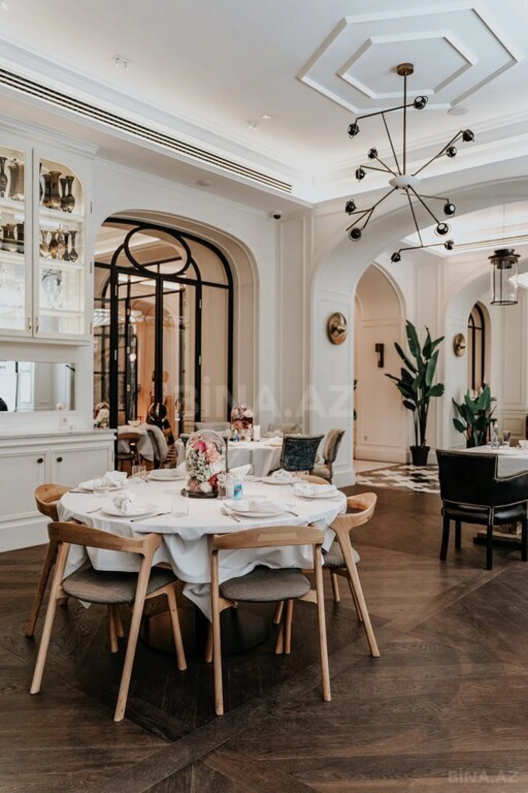 Satılır 6 otaqlı mənzil 130.5 m²