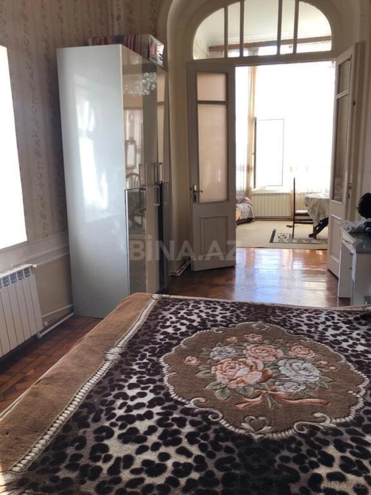 Satılır 6 otaqlı mənzil 130.5 m²