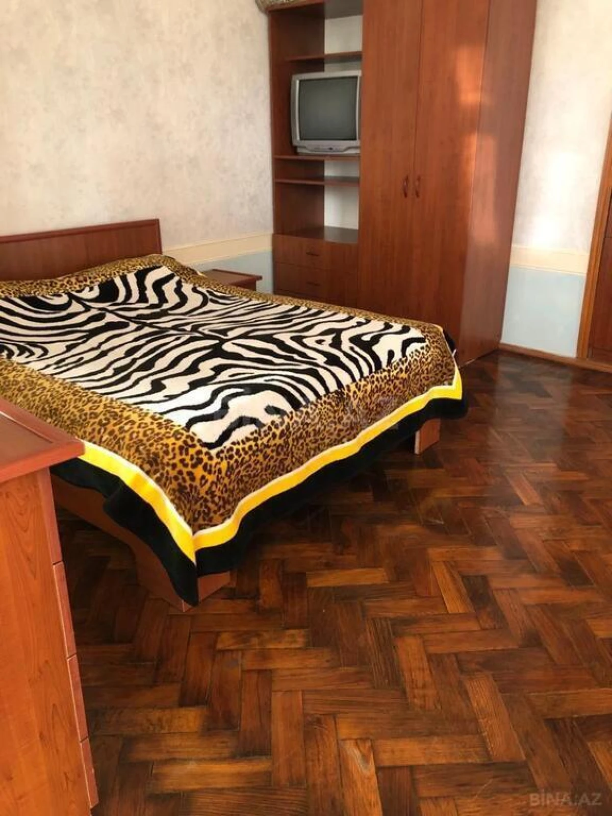 Satılır 6 otaqlı mənzil 130.5 m²