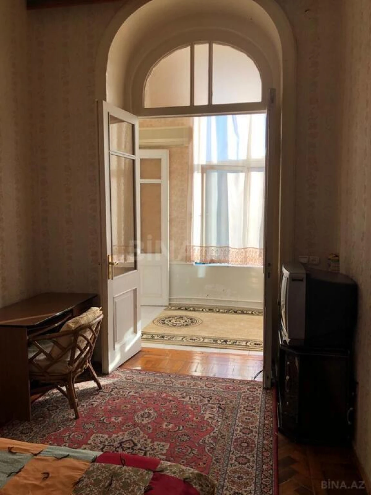 Satılır 6 otaqlı mənzil 130.5 m²