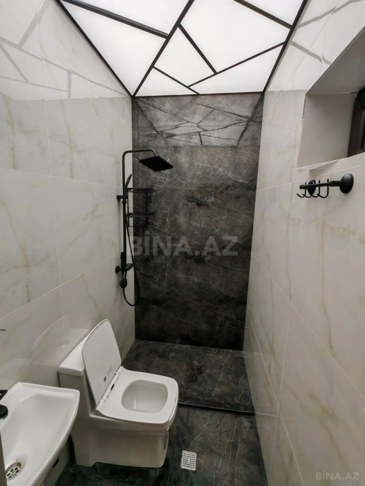 Satılır 4 otaqlı həyət evi 130 m²