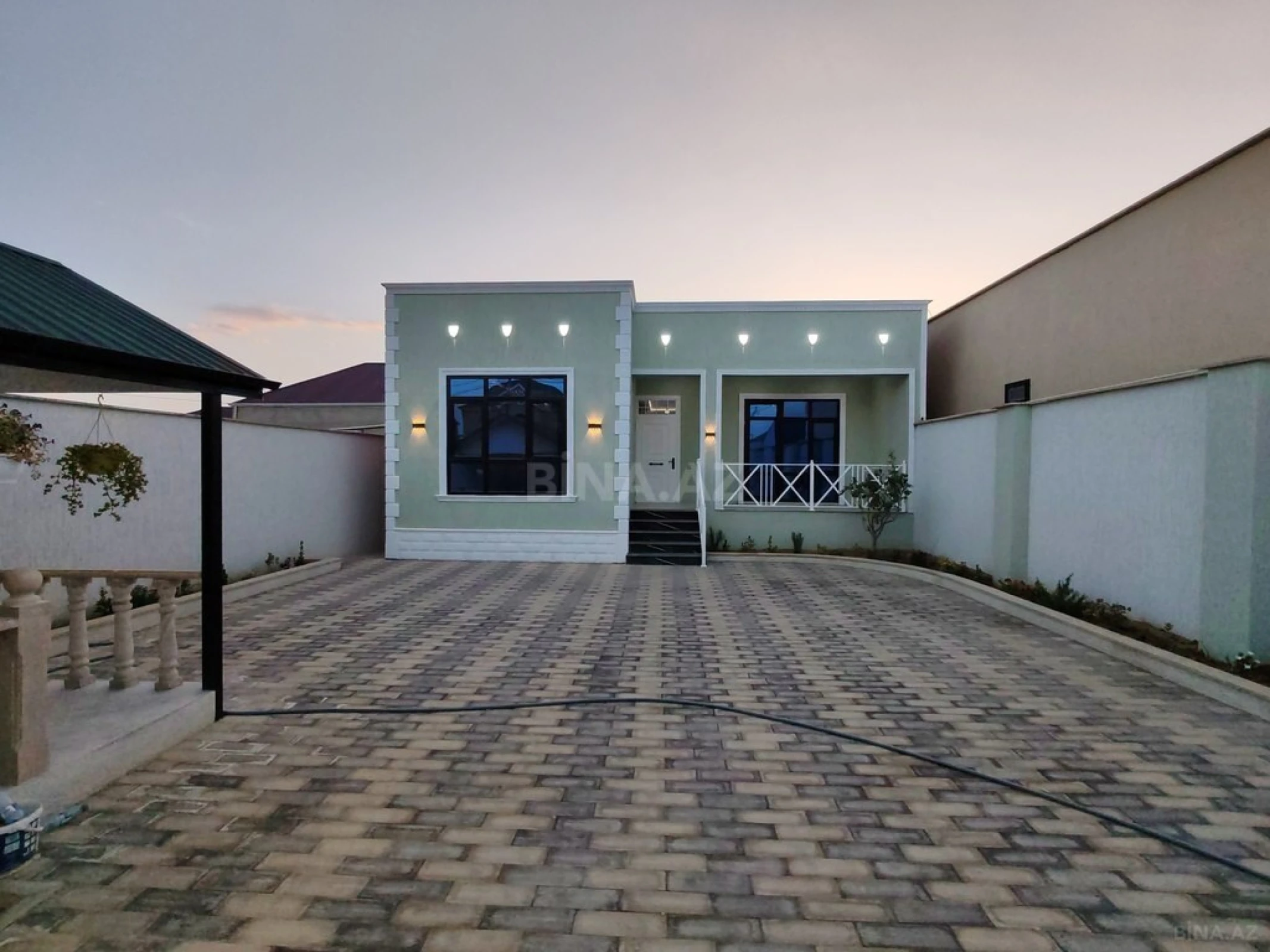 Satılır 4 otaqlı həyət evi 130 m²