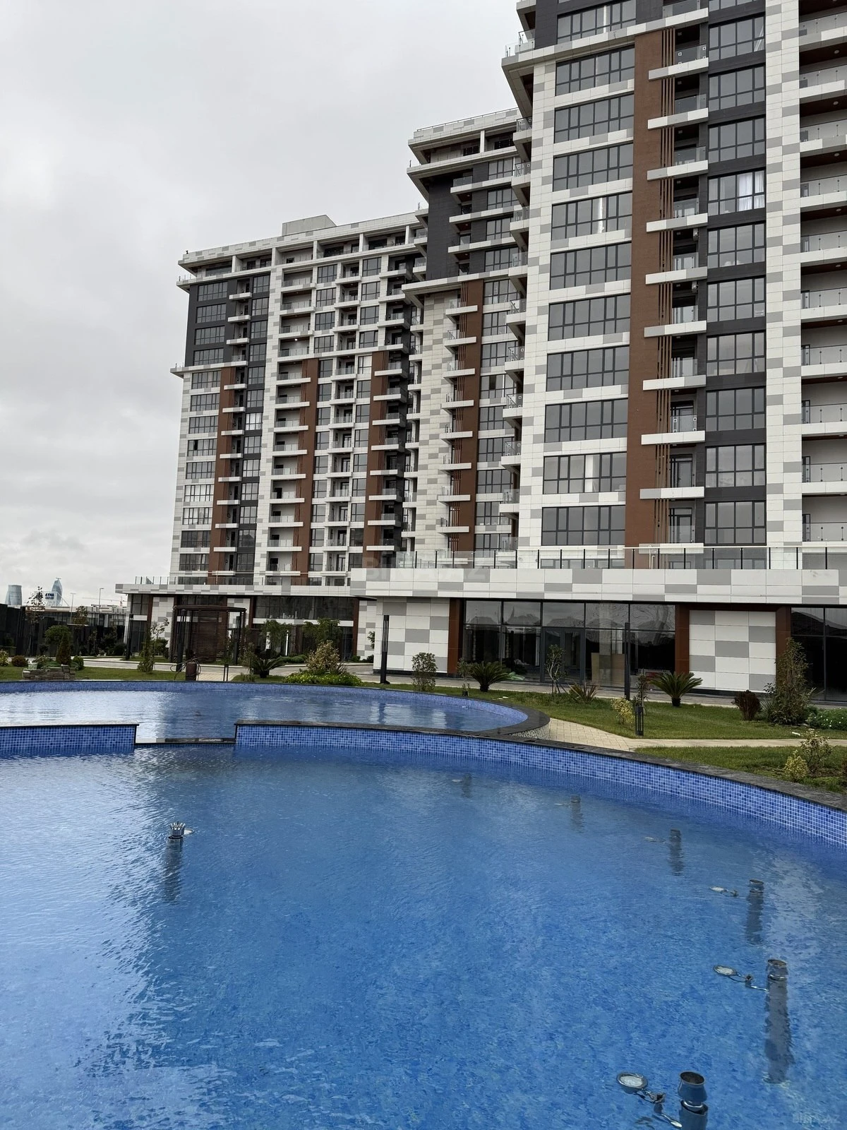 Satılır 2 otaqlı mənzil 60 m²