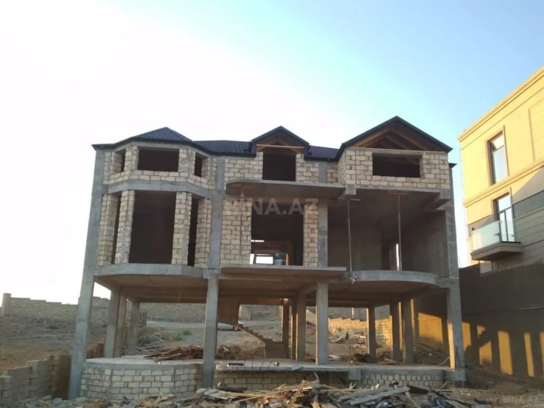 Satılır 7 otaqlı həyət evi 540 m²