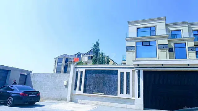 Satılır 7 otaqlı həyət evi 540 m²